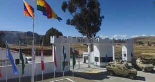 #Bolivia ALARMA NACIONAL!: ASALTAN CUARTEL DE LA ARMADA Y SE LLEVAN FUSILES DE GUERRA