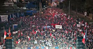 Lima: MILES DE PERUANOS VALIENTES SE HACEN PRESENTE EN LA MARCHA PARA DEFENDER NUESTRA DEMOCRACIA