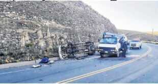 CHOQUE FRONTAL EN HUACULLANI Aparatoso accidente deja 2 personas graves