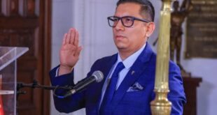 Contraloría investiga a ministro de Trabajo